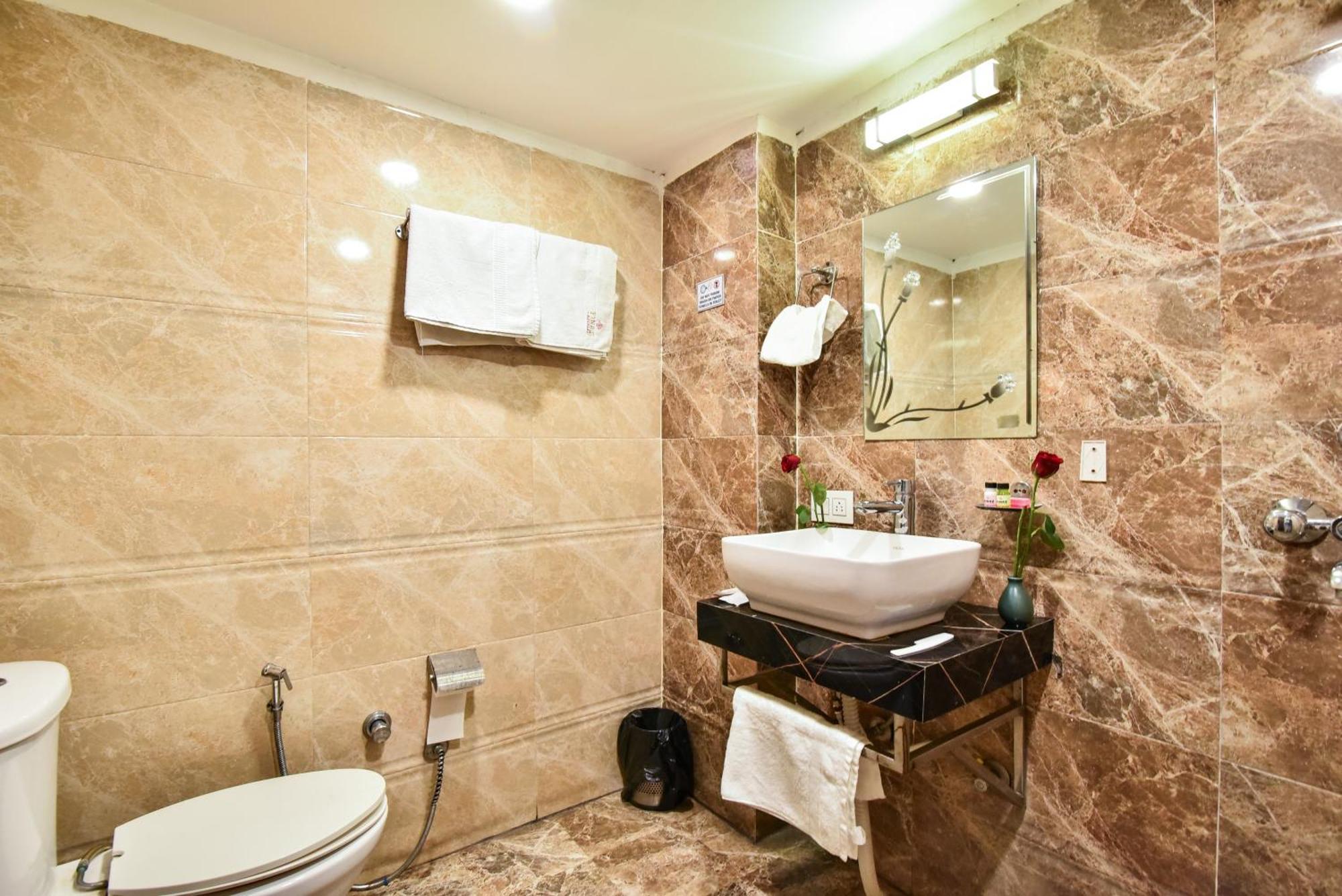 Pinaz Royale Otel Amritsar Dış mekan fotoğraf